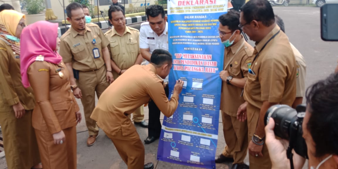  Walikota Launching 1.000 Unit Komputer  Sekolah
