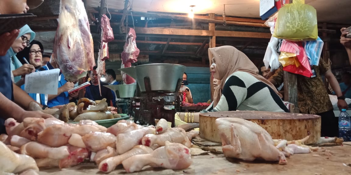  Dewan Minta Pantau dan Cek Peredaran Daging Beku