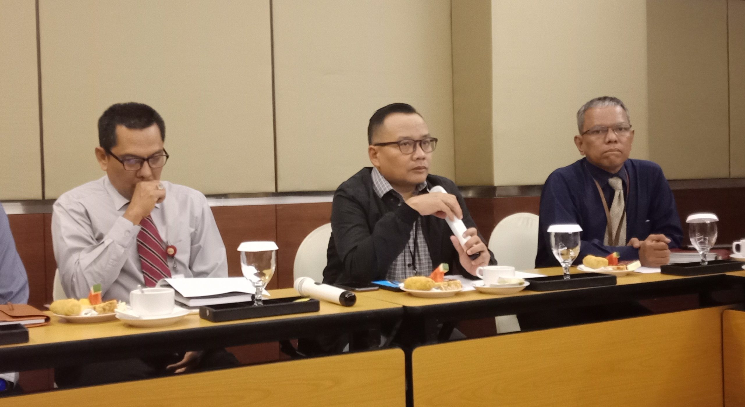  OJK Minta Seluruh Industri Keuangan Menindaklanjuti Arahan Presiden Cegah Covid-19