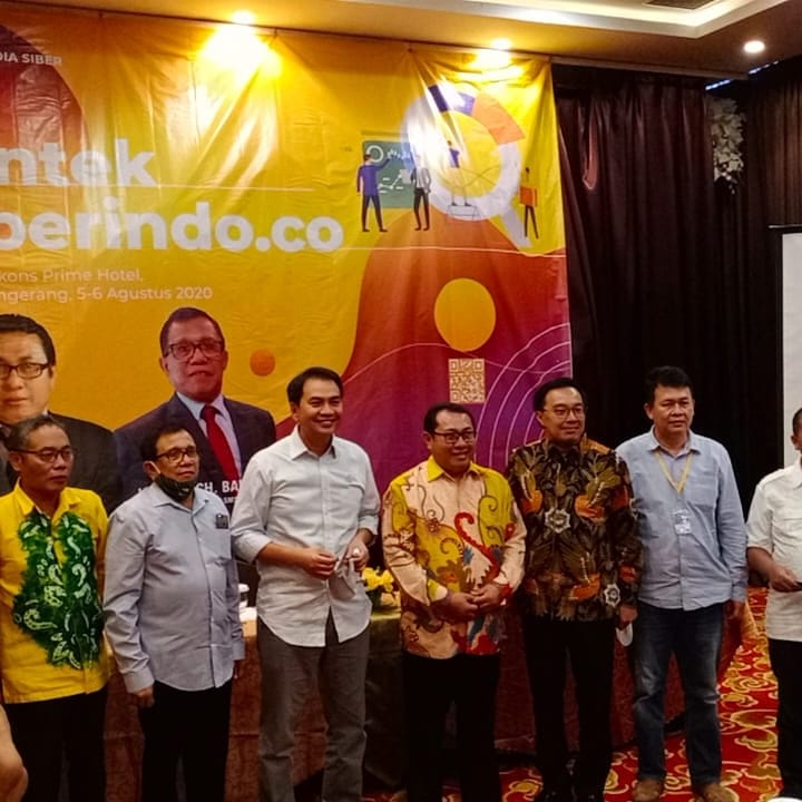 Wakil Ketua DPR RI, Dorong SMSI Turut Mencerdaskan Bangsa