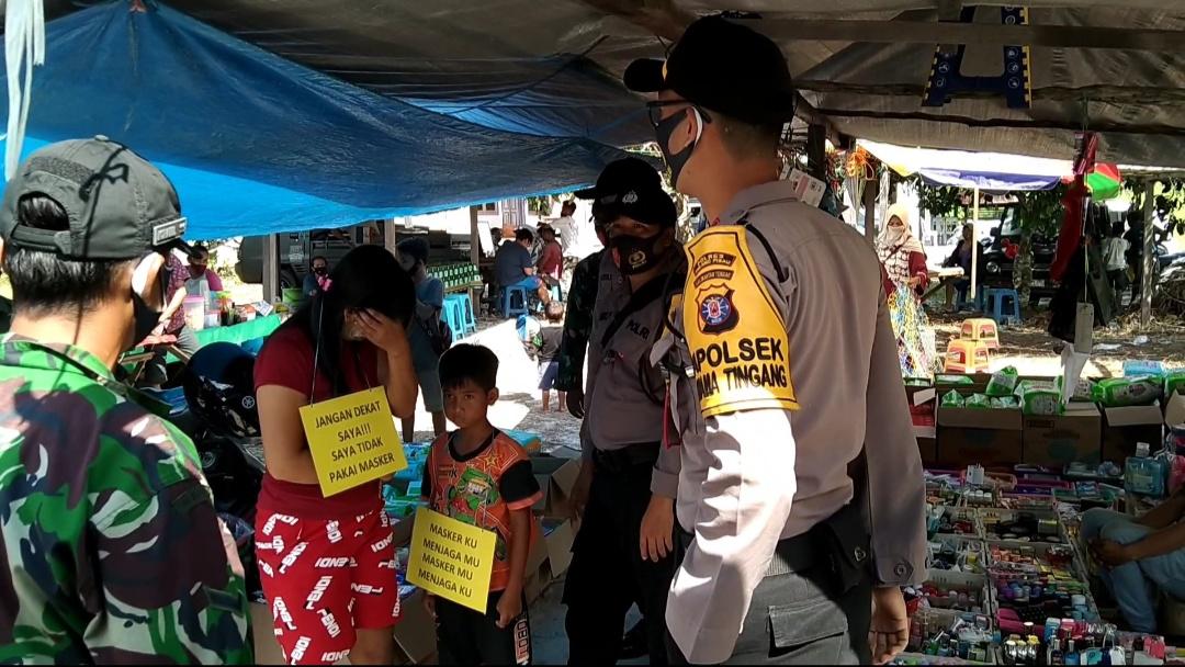  Langgar Protokol Kesehatan, Polsek Banama Tingang Beri Sanksi Unik Bagi Masyarakat Bawan