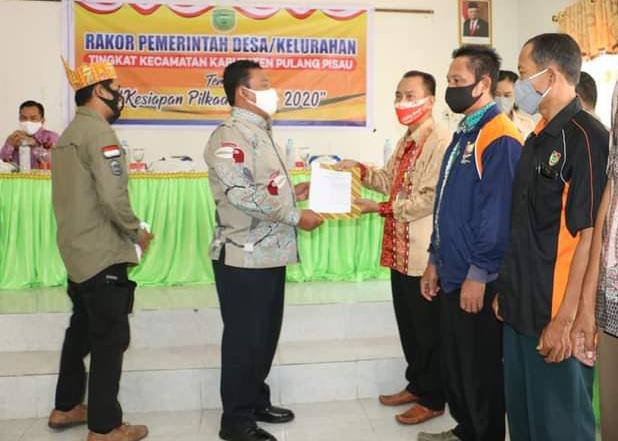  Selain Tinjau Kesiapan Pilkada di Maliku, Edy Juga Sosialisasikan Perbup Prokes