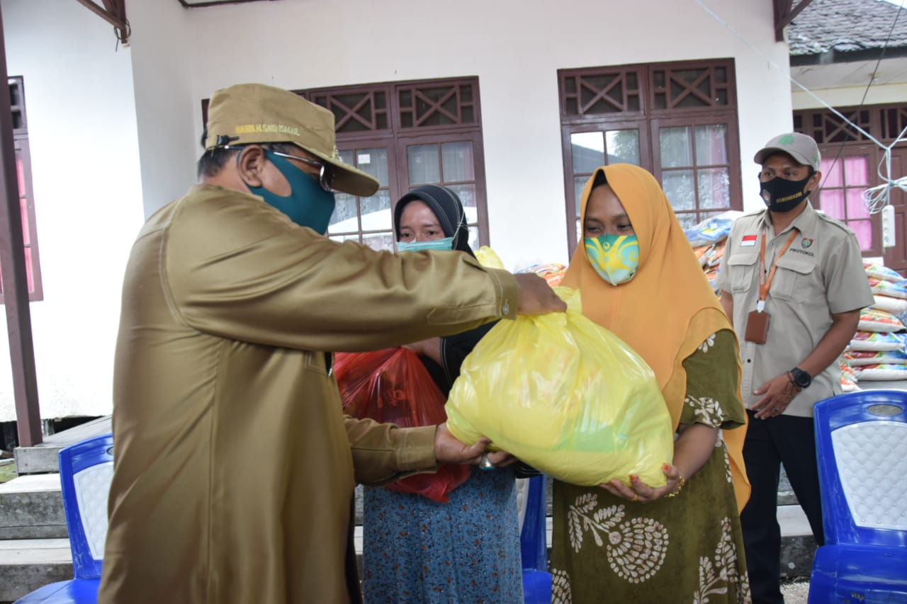  Wagub Serahkan Bantuan Untuk 86 KK Korban Kebakaran Desa Pujon
