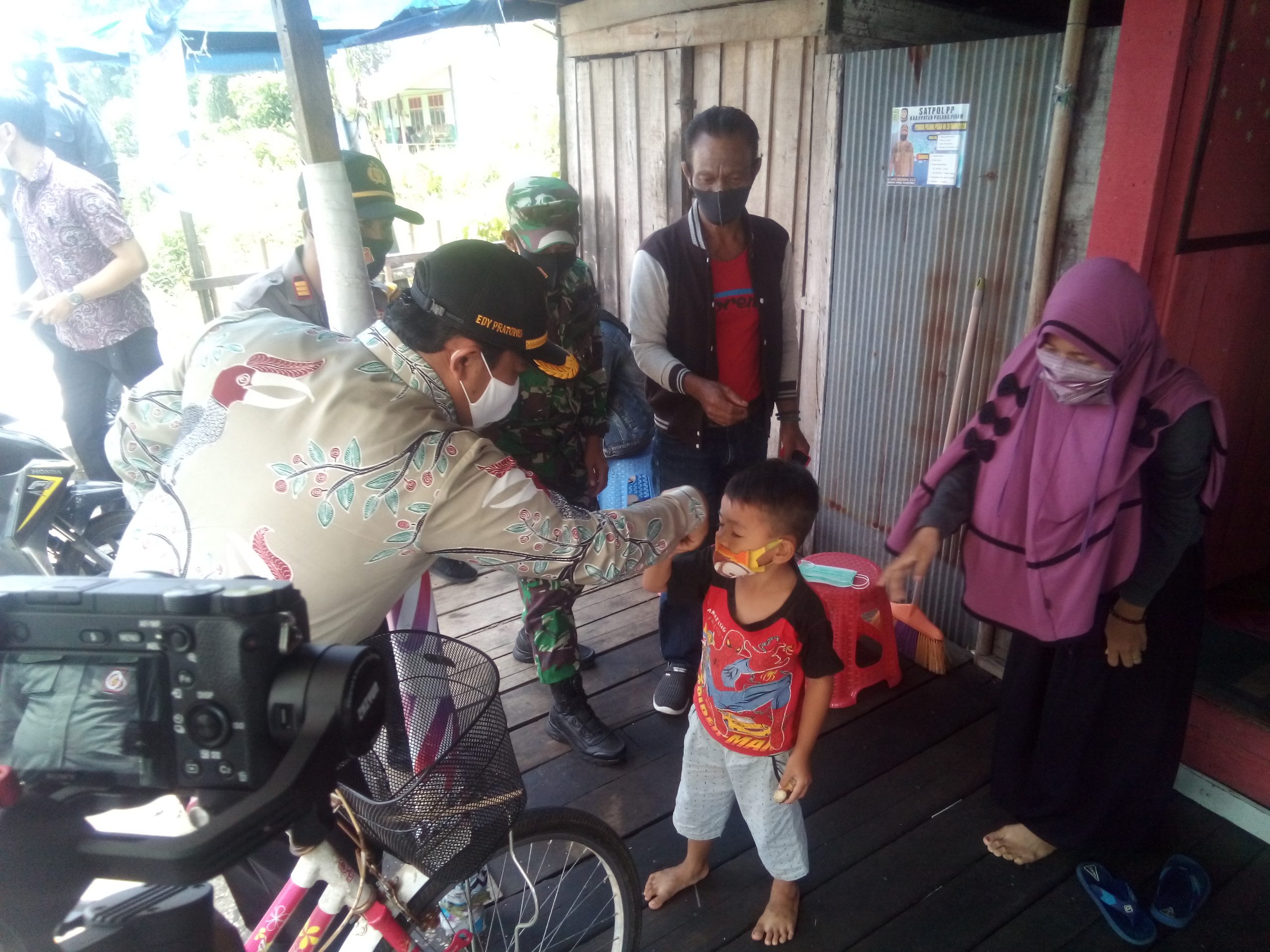  Edy Ikuti Pembagian Masker Polres Pulpis