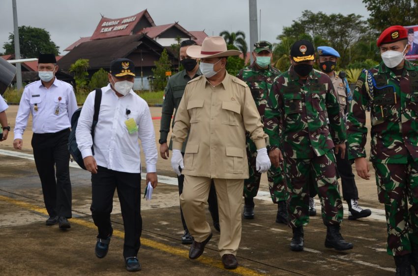  Menhan Prabowo dan Gubernur Sugianto Tinjau Kawasan Food Estate di Gumas