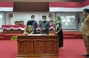 Penandatangan nota kesepakatan DPRD