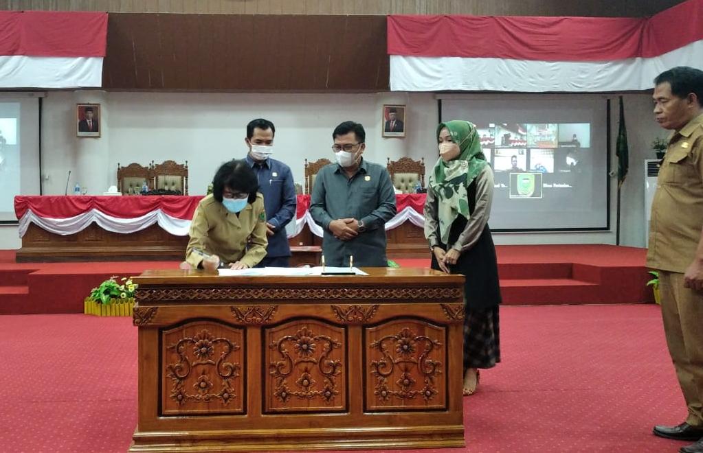 Penandatangan nota kesepakatan DPRD
