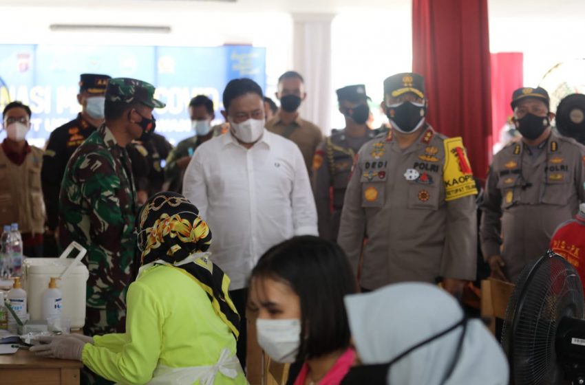  Wagub Kalteng Tinjau Vaksinasi Massal di Polres Kapuas