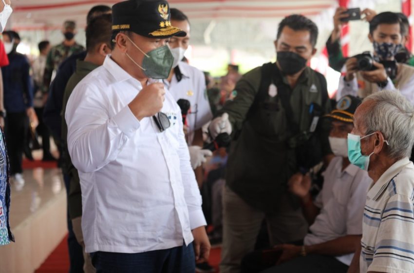  Gubernur Tinjau Vaksinasi Pada Tenaga Pendidik, Orang Tua/Wali Murid Pra Lansia dan Lansia