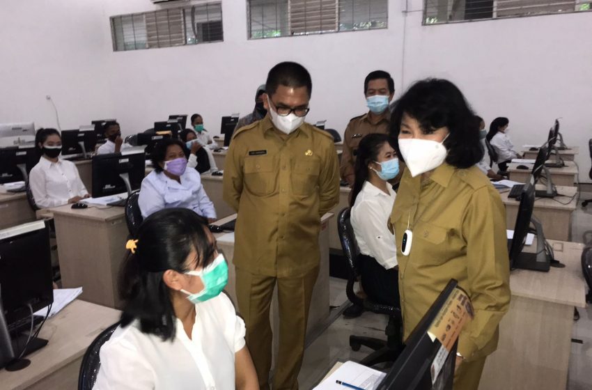  Tinjau Ujian SKD, Taty Narang Semangati Peserta CPNS Pulpis