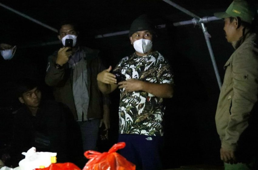  Gubernur Kalteng Kunjungi Posko Pengungsian Banjir di Katingan