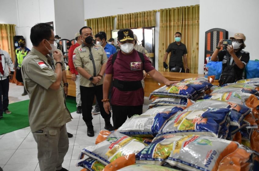  Gubernur Cek Gudang Logistik Bantuan Bagi Masyarakat Terdampak Banjir