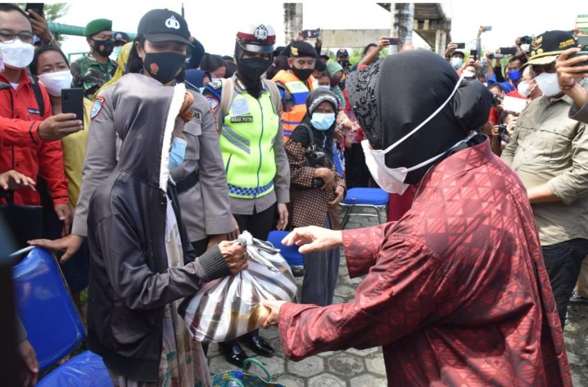  Mensos Salurkan Bantuan Untuk Penanganan Banjir dan Pasca Banjir di Katingan