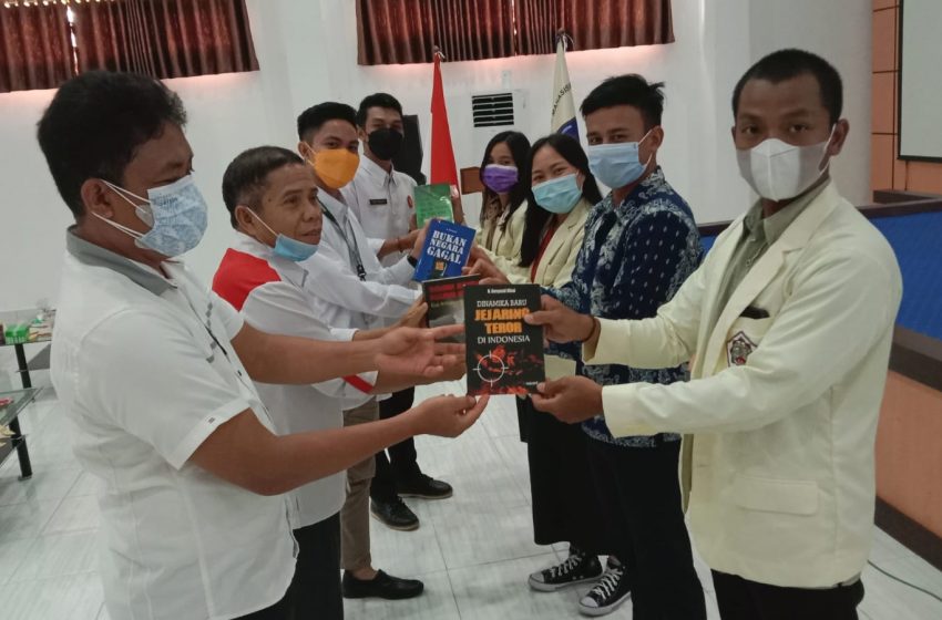  Puluhan Mahasiswa IAHN-TP Dikebali Ilmu Jurnalistik