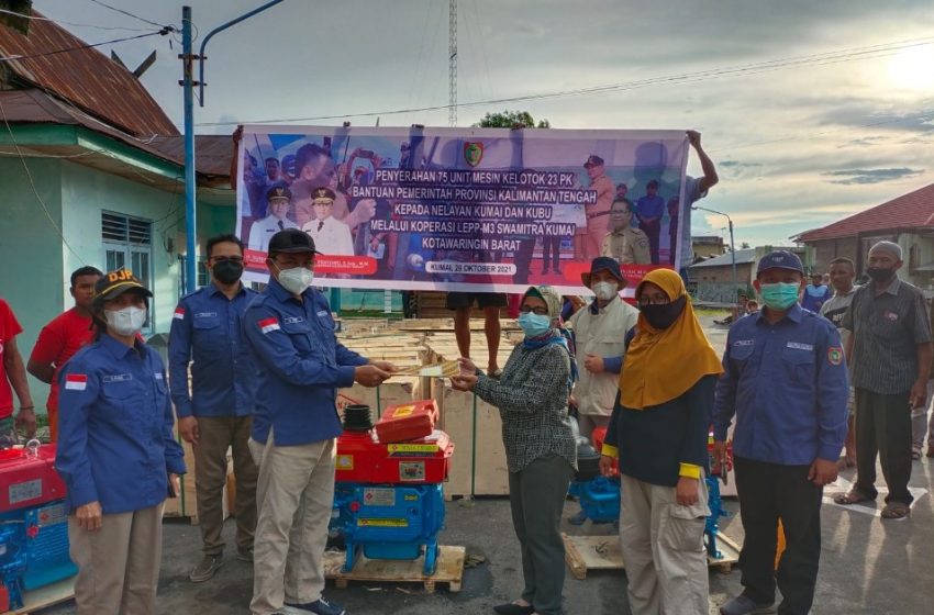  Nelayan Perikanan Tangkap Desa Kumai Terima Mesin Kelotok 75 unit