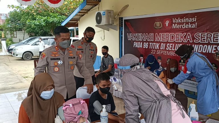  Polres Pulpis Gelar Vaksinasi Massal Untuk Masyarakat Mintin dan Sekitarnya