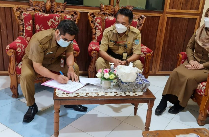  Pemprov Kalteng Serahkan Hibah Pekerjaan Jalan Pada Pemkab Lamandau
