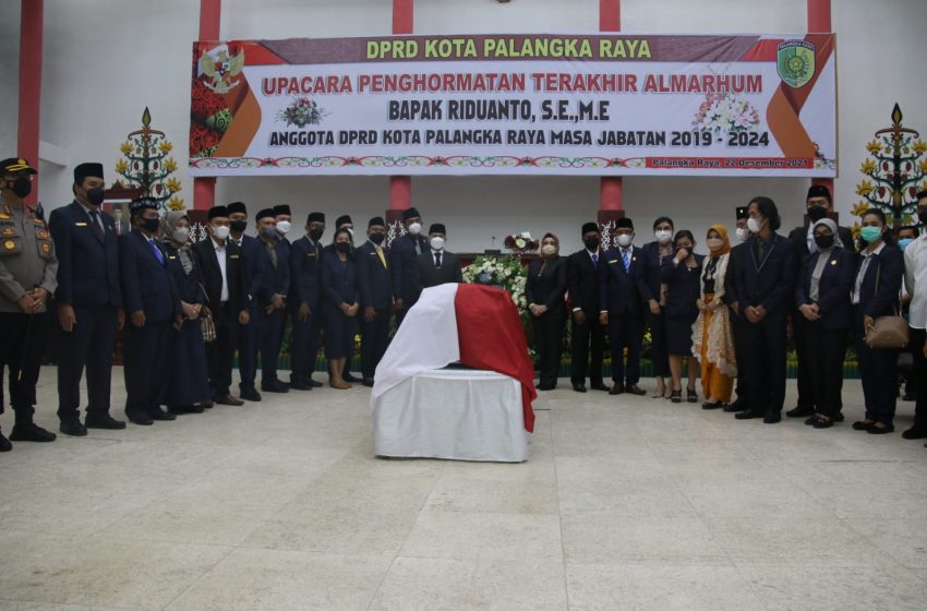 DPRD Kota Beri Penghormatan Terakhir Almarhum Riduanto