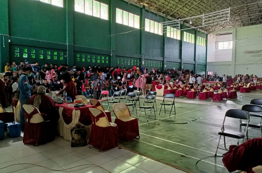  Ajak Masyarakat Vaksinasi, Pemerintah Bagikan Minyak Goreng Gratis Ke Masyarakat