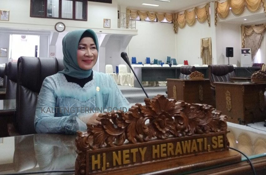  Srikandi DPRD Barito Utara Kompak Kenakan Kebaya Saat Rapat Paripurna