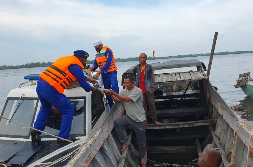  Personel Ditpolairud, Bagi Takjil Untuk Berbuka di Bulan Ramadhan