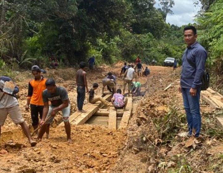  Politisi PAN Barito Utara Hasrat, S.Ag Minta PUPR Perhatikan Kondisi Jalan Daerah Ini