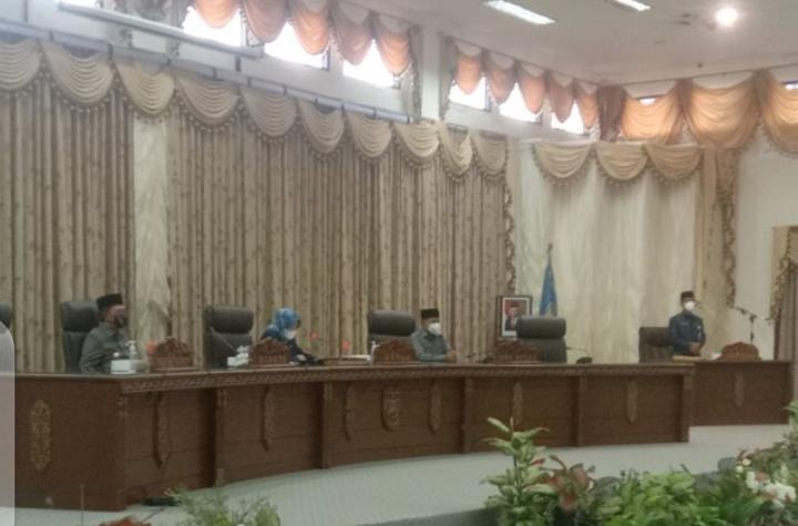  Pandangan Umum 6 Fraksi Diserahkan Pada Pemkab Barut