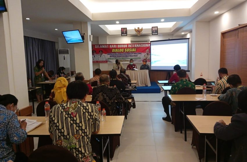  Peringati Mayday Disnakertrans Lakukan Dialog Sosial