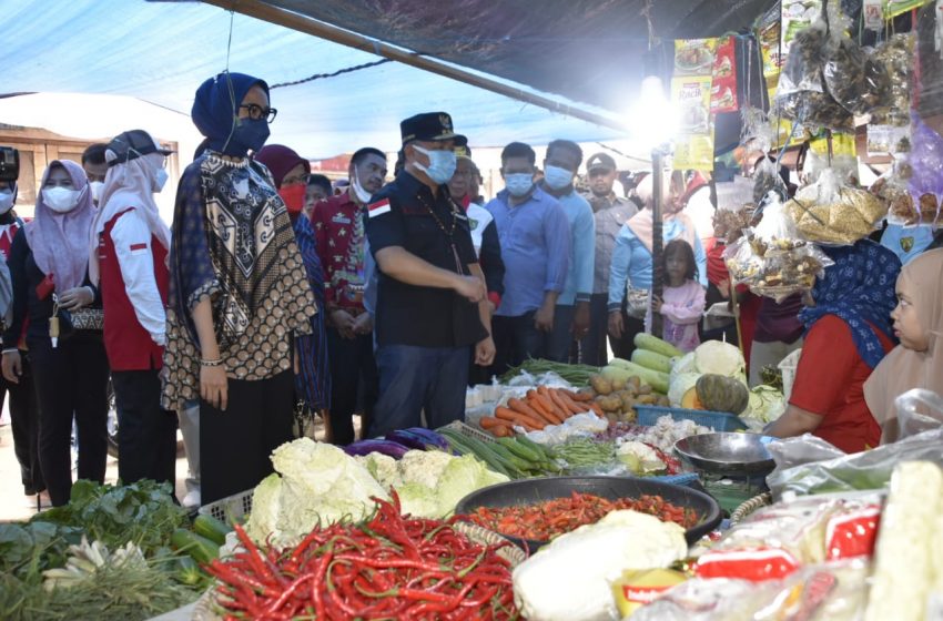  Pemprov Kalteng Terus Berupaya Turunkan Inflasi. Gubernur Kunjungi Pasar Tradisional Ampah