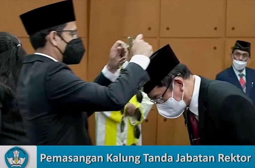  Menteri Nadiem Makarim Lantik Rektor Universitas Palangka Raya Dr. Ir. Salampak, MS