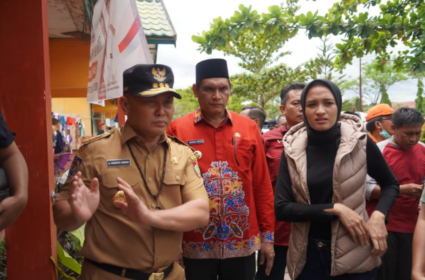  Pastikan Korban Banjir Dapat Bantuan Yang Layak, Gubernur Kalteng Tinjau Langsung Pengungsian Banjir di Puskesmas Natai Palingkau