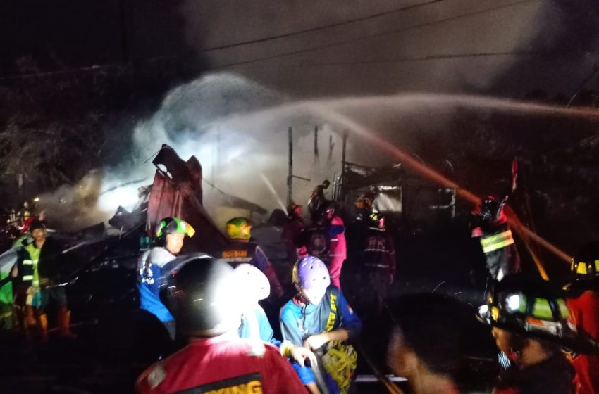  Tiga Orang Dilarikan ke Rumah Sakit Waktu Insiden Kebakaran 