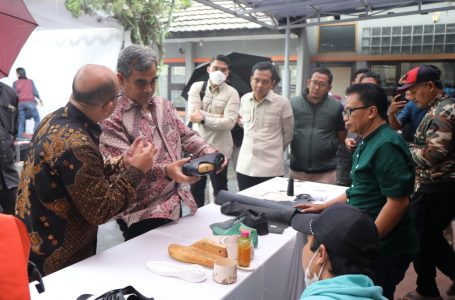 Bertemu Pedagang Cibaduyut di Bandung, Wakil Ketua MPR: UMKM Kuat, Ekonomi Sehat, Negara Mantap