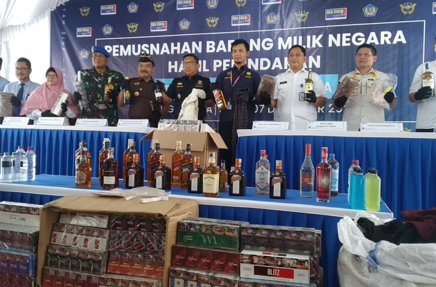  Bea Cukai Palangka Raya Musnahkan Ratusan Ribu Batang Rokok Ilegal