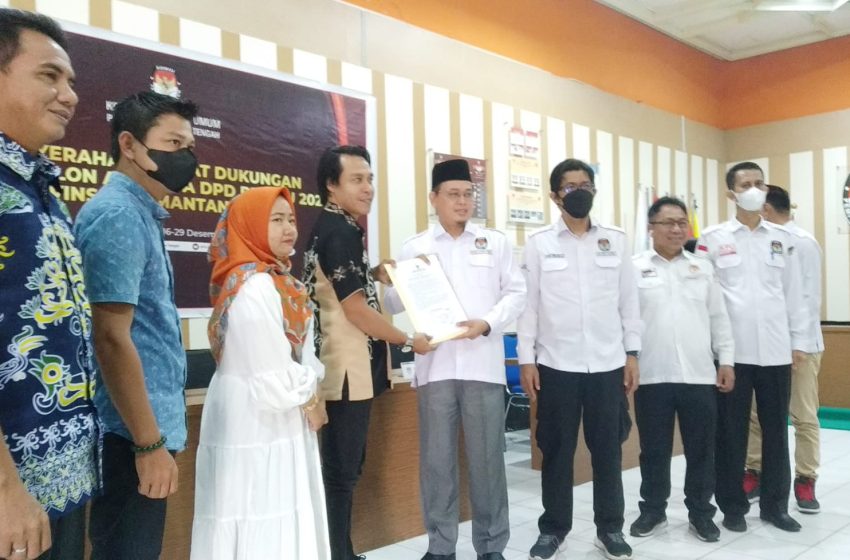  Calonkan Diri Menjadi Legislator DPD RI, Hj. Iswanti Serahkan Persyaratan Dukungan ke KPU Kalteng