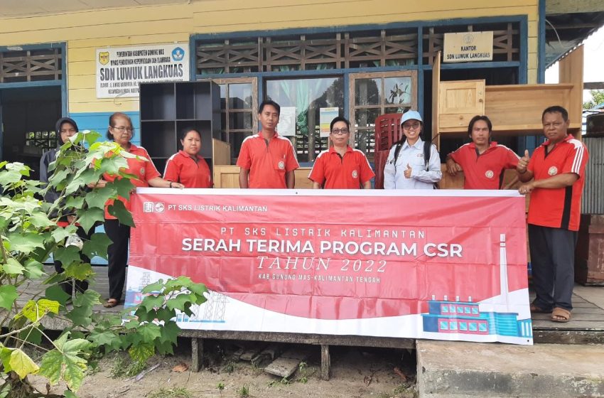  PT SKS Listrik Kalimantan Sediakan Sarana Pelengkap Perpustakaan SD Negeri Luwuk Lengkuas