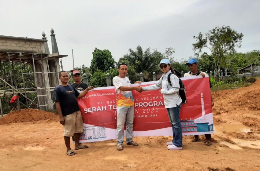  PT SKS Listrik Kalimantan Dukung Pembangunan Madrasah Ibtidaiyah “Shiratal Mustaqim” Jakatan Raya