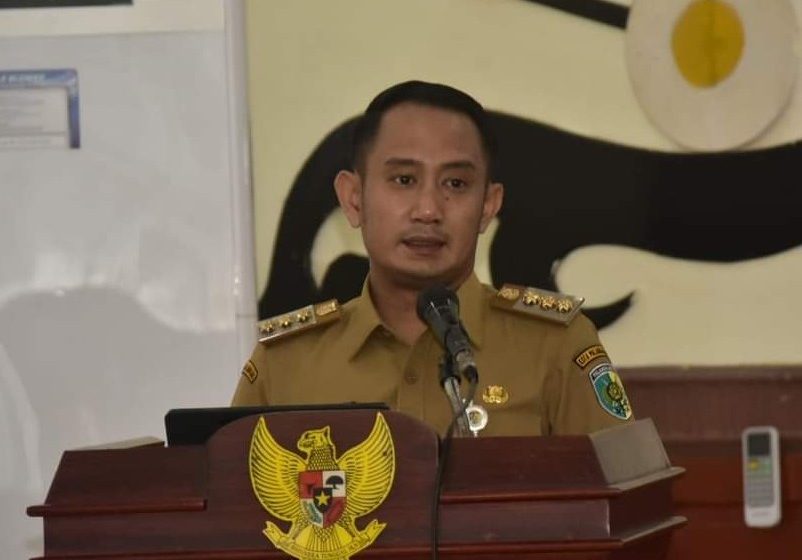 Foto : Wali Kota Palangka Raya Fairid Naparin