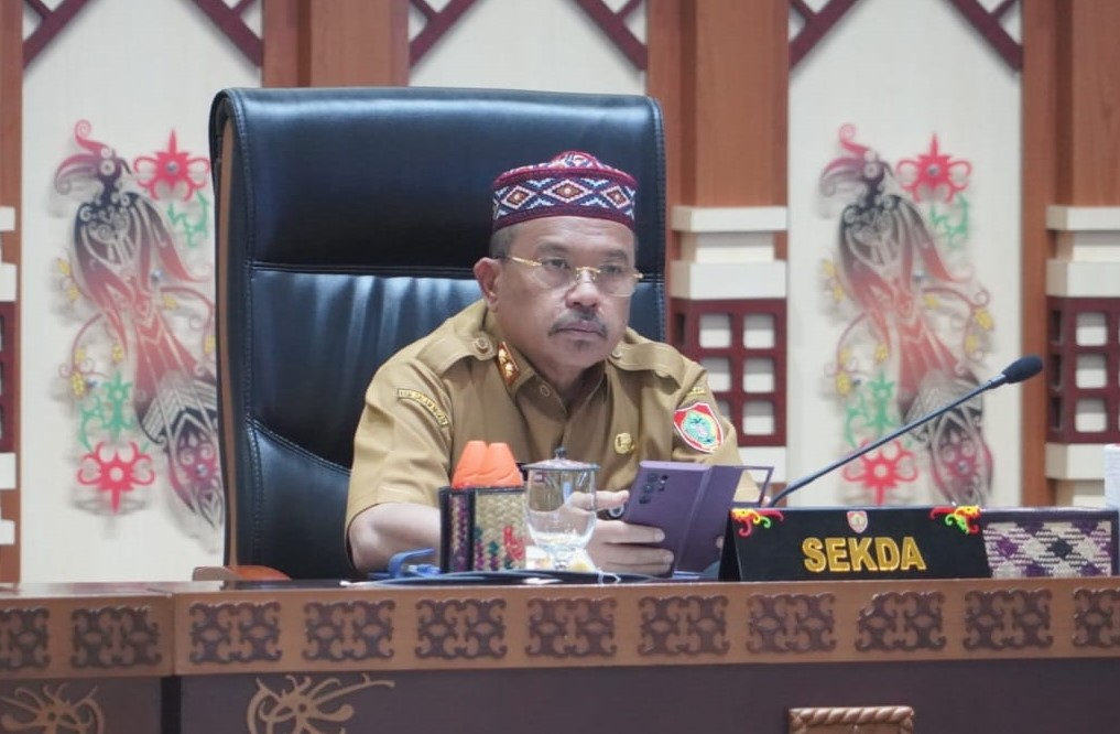 Sekda Prov. Kalteng H. Nuryakin hadiri Rakor Pengendalian Inflasi di Daerah secara virtual. (foto/mmckalteng)