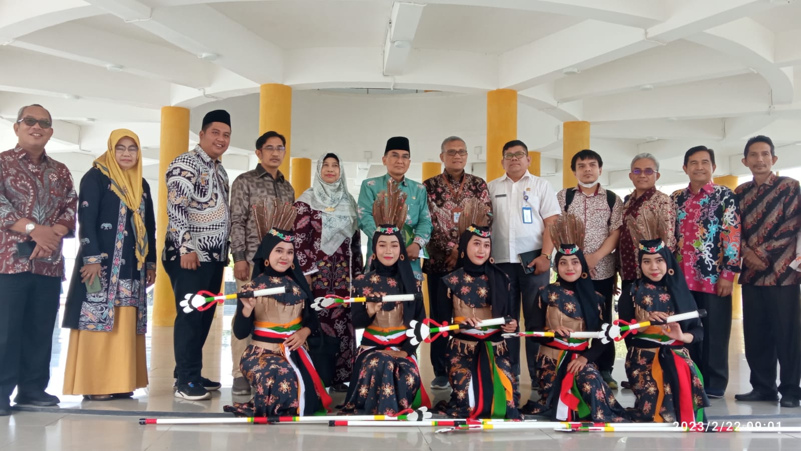 Biro Organisasi Tata Laksana RI Luqman Hakim, S.Ag., M.Pd. bersama rektor IAIN Palangka Raya Foto/Ceta D. Cahyo