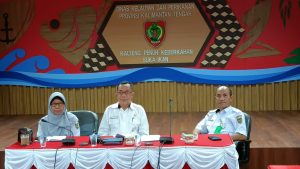 Kepala Bidang PSDKP Tukas Umar saat mengikuti zoom meeting Konsolidasi Program dan Anggaran PSDKP Tahun 2023. (foto/mmckalteng)