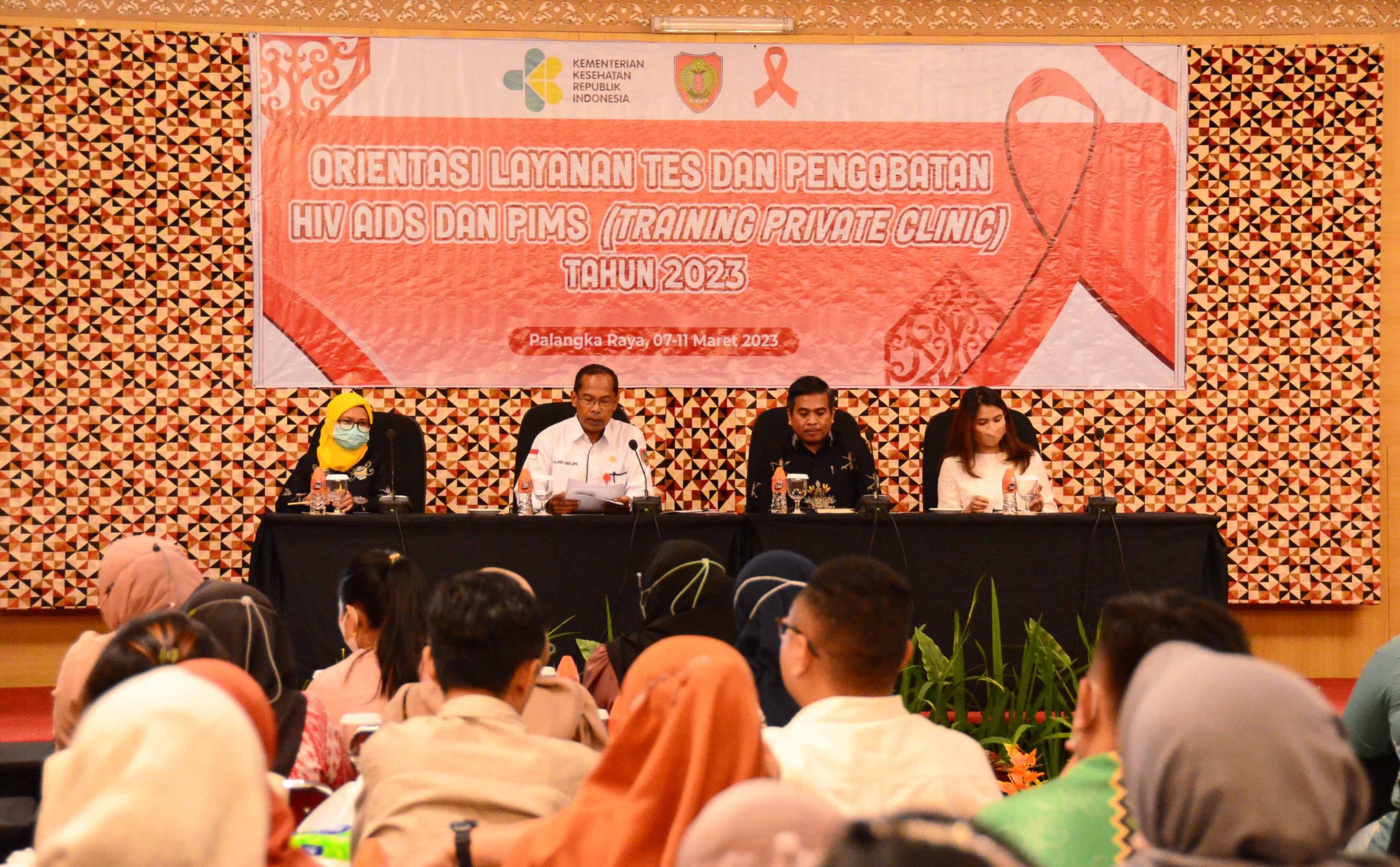 Orientasi Layanan Tes dan Pengobatan HIV AIDS dan PIMS. (foto/mmckalteng)