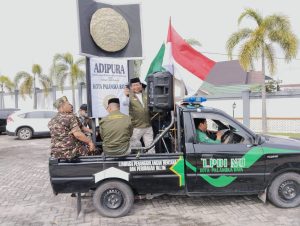 Foto : Instansi terkait di Kota Palangka Raya, antusias mengikuti arak-arakan piala Adipura.
