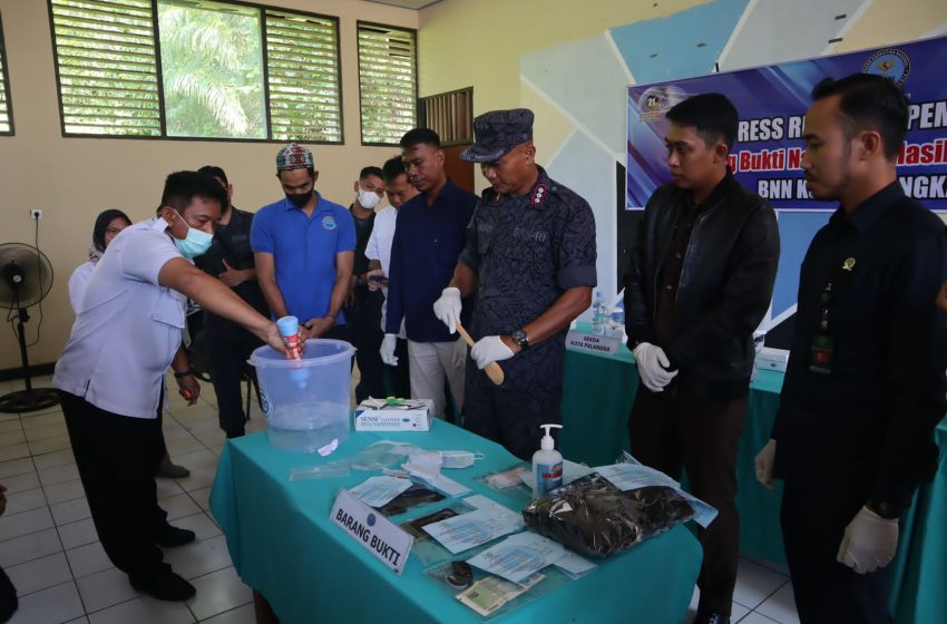  Gagalkan Peredaran Narkotika di Sei Gohong, BNN Kota Palangka Raya Musnahkan 29,00 Gram Sabu