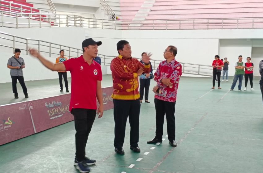  Wagub Edy Pratowo Tinjau Langsung Kesiapan GOR Indoor Jelang Kejuaraan Voli Antar Klub Tingkat Nasional Gubernur Cup