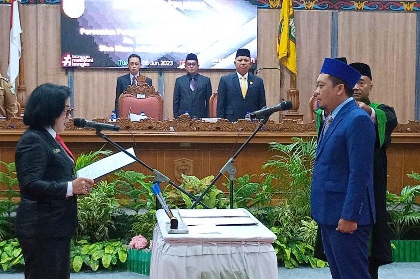  Dadang Prianto Resmi PAW DPRD Kotim