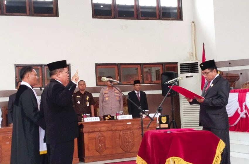  Edison Resmi Dilantik sebagai PAW Anggota DPRD Gumas