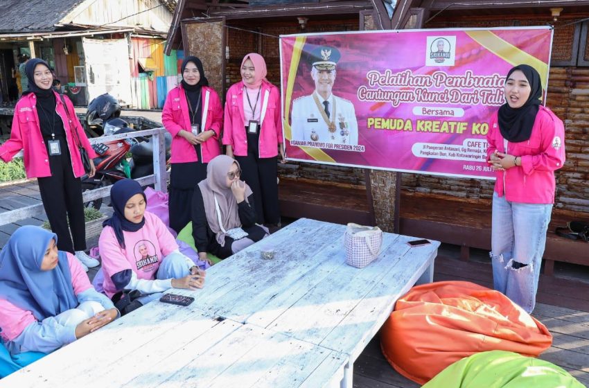  Srikandi Ganjar Gelar Pelatihan Pembuatan Gantungan Kunci dari Tali Kur di Kotawaringin Barat