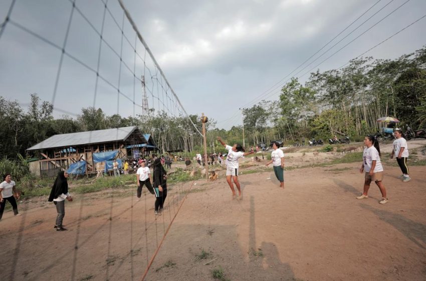  Warga Antusias, Srikandi Ganjar Gelar Lomba Voli di Desa Pilang