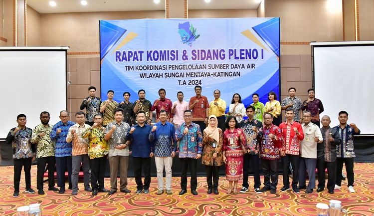  Cegah Krisis Air, Kepala Bappedalitbang Provinsi Buka Rapat Komisi dan Sidang Pleno I TKPSDA WS Mentaya-Katingan Tahun 2024